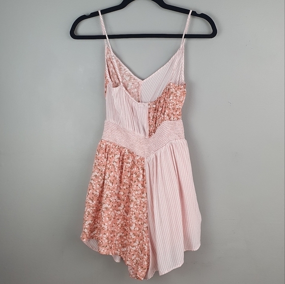 LUSH Romantic Flowy Romper Floral Striped Pink Women's Size S‎ - Picture 8 of 12